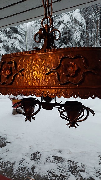 Näyttävä Kuparinen kattovalaisin.