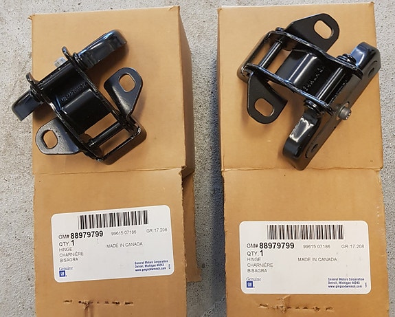 Takaluukun saranat Hummer H2 2003-2009