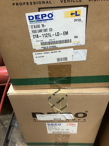 Suzuki Baleno Ajovaloumpio Vasen/Oikea 99-02