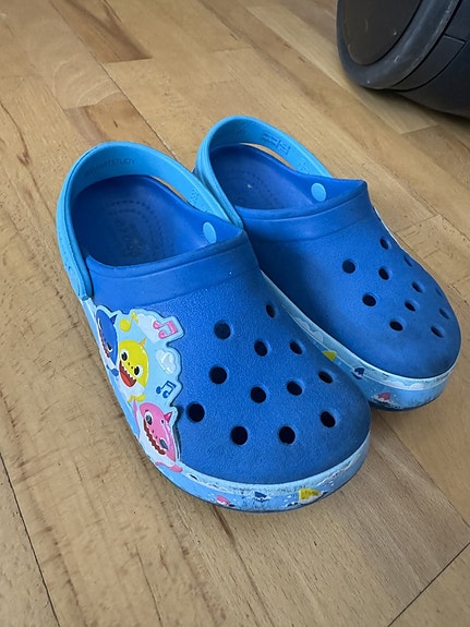 Crocs Sharks - aidot - hyvän kuntoiset