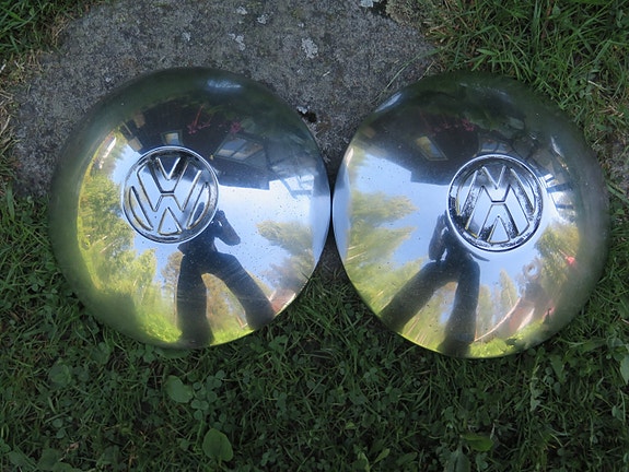 VW pölykapselit. Eri kokoiset.