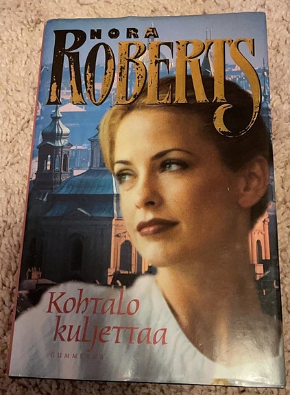 Nora Roberts Kohtalo Kuljettaa kirja
