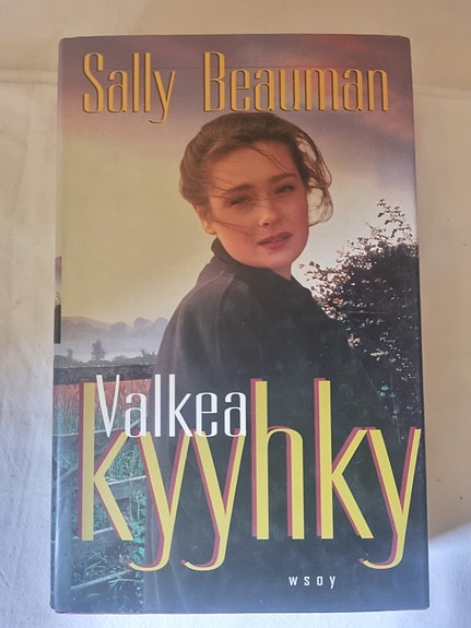 Valkea kyyhky - Sally Beauman