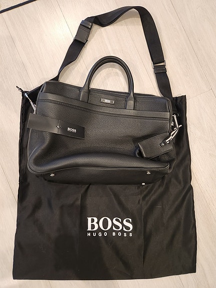 Nahkainen BOSS Traveller salkku/laukku