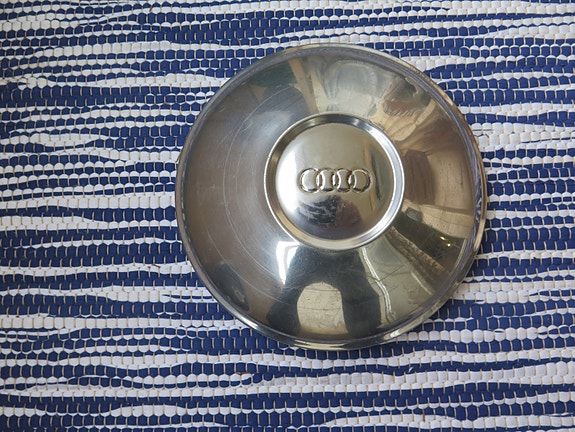 Audi pölykapseli.1 kpl.