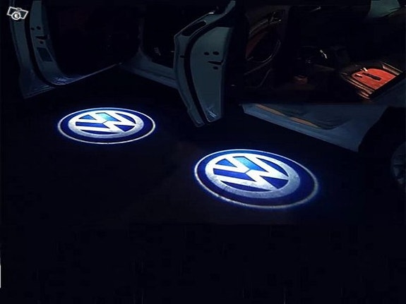 Volkswagen Passat B5/Phaeton/Touareg logolliset ovivalot — logo maahan (2kpl)