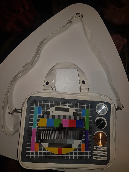 Uusi televisio käsilaukku