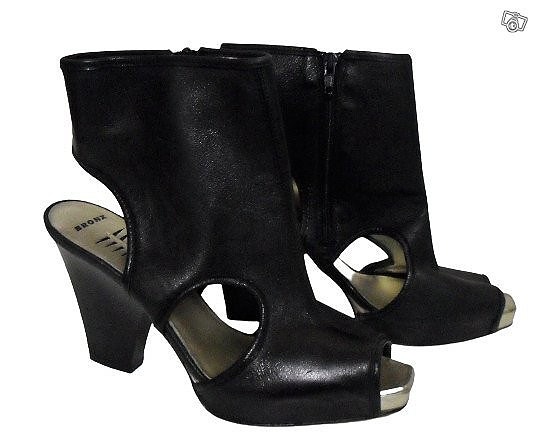 Uudet Bronx varrelliset peep toe korkokengät, 40