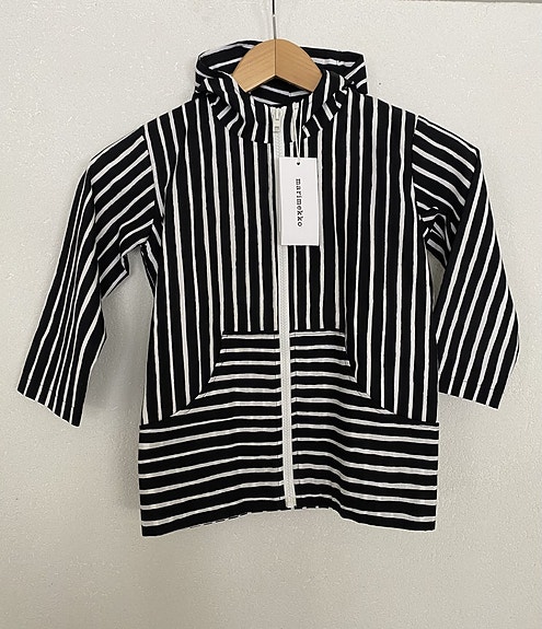 Uusi Marimekko Sullemulle-takki 104/110
