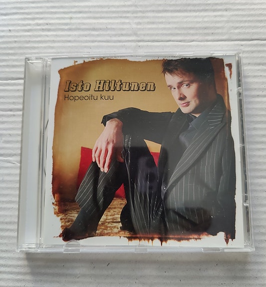 CD Isto Hiltunen/Hopeoitu kuu