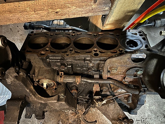 Volvo V70 I D5 moottori