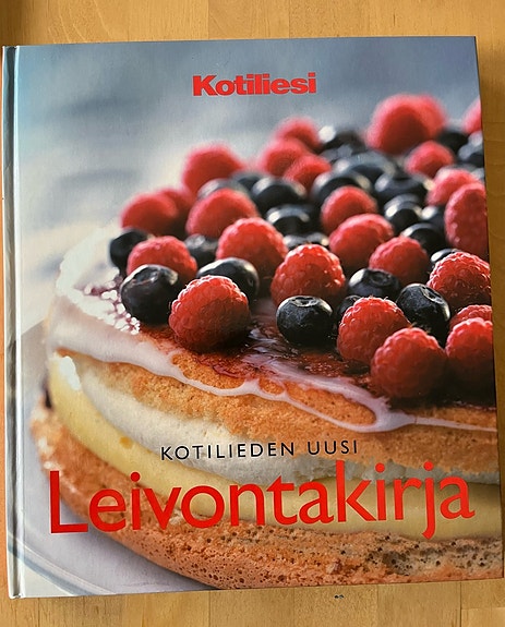 Kotilieden uusi leivontakirja
