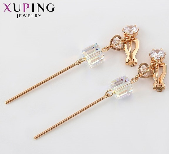 Kultaiset korvakorut Swarovski kristalleilla