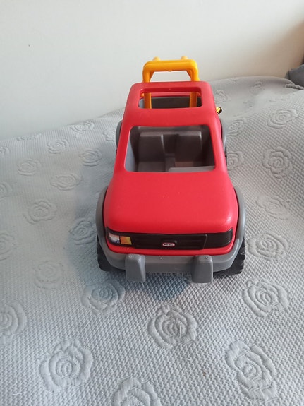 Little tikes suurehko maasturi