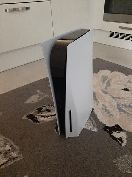 Ostetaan viallinen Playstation 5