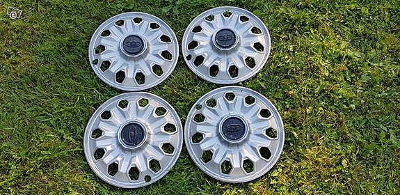 Toyota Corona pölykapselit.4 kpl