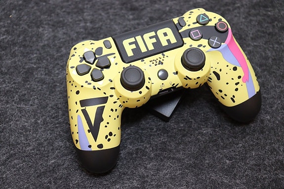 FIFA PS4 langaton peliohjain ; Dual Shock 4 V2