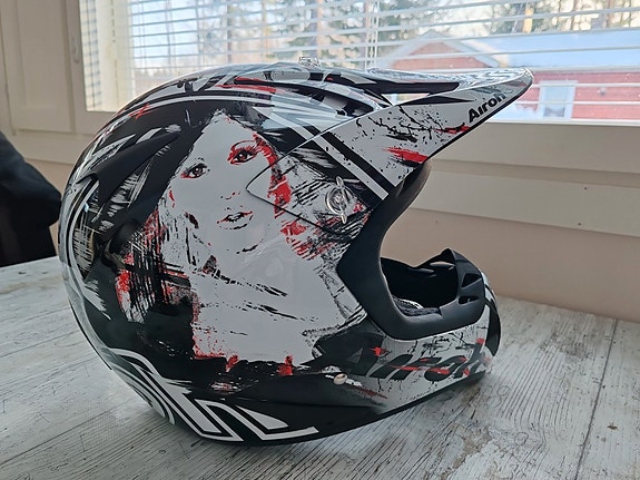 Product image 1 of 5