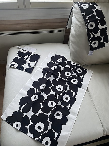 Marimekko pieni unikko pyyhe