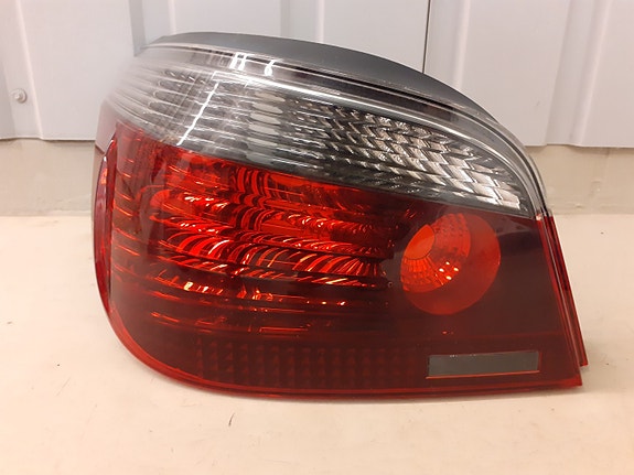 BMW E60 5-sarjan Hella takavalosarja vuosimalliin 03/2007 asti yhteishintaan