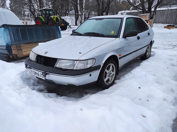 Saab 900