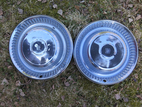 Chrysler 300 pölykapselit 2 kpl.