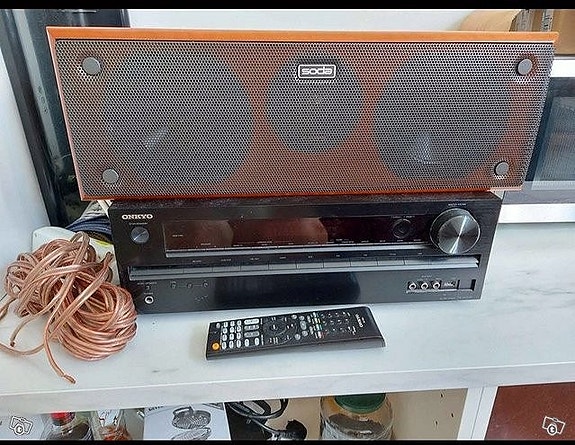 Onkyo vahvistin TX-SR309 ja EPOS M8 kaiutin