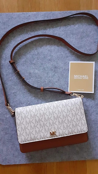 Michael Kors crossbody laukku