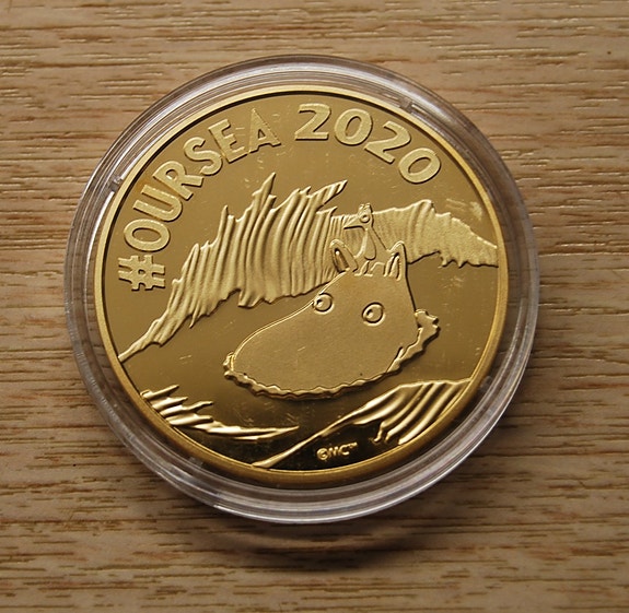 Product image 1 of 2