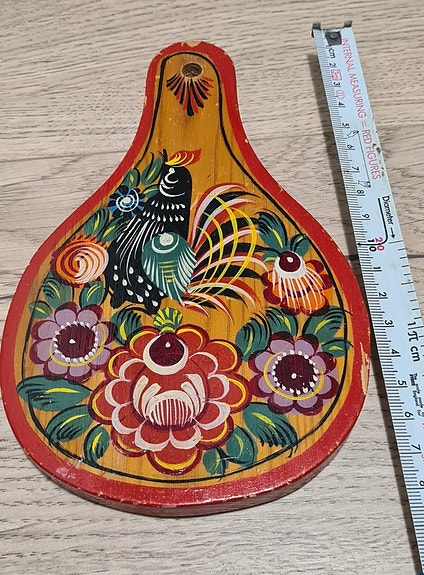 Puinen retro taulu