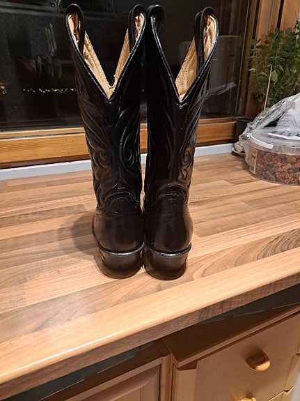 Naisten bootsit