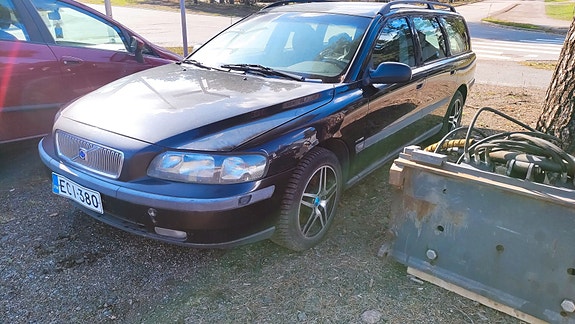 Volvo V70 D5
