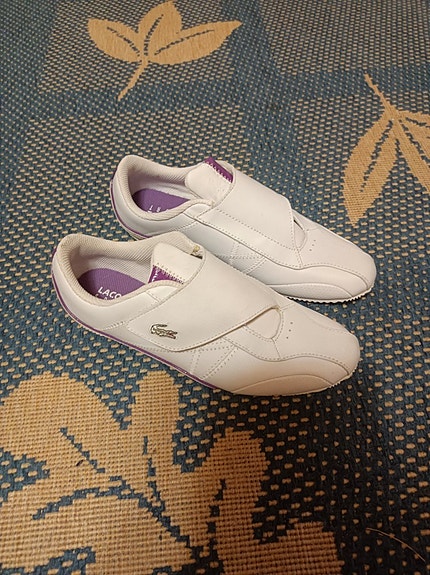 Lacoste tennarit