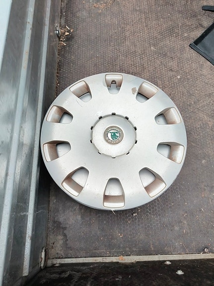 Skoda 15" pölykapselit