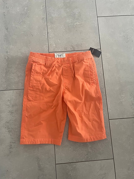 Uudet Abercrombie Kids shortsit 13/14