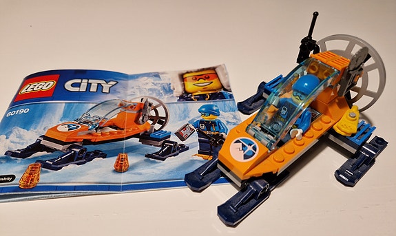 Lego City 60190 Arktinen jääliitokone