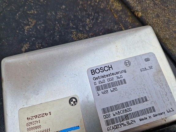 BMW E39 automaattivaihteiston ohjainyksikkö, BOSCH 0 260 002 360