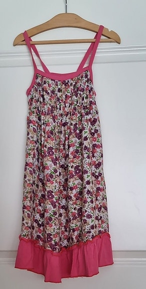 Kukkainen hellemekko koko 110-116cm