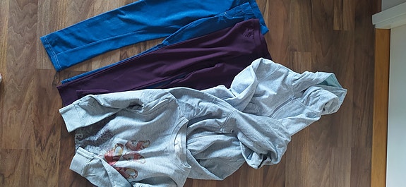 140cm tytön vaatteet.