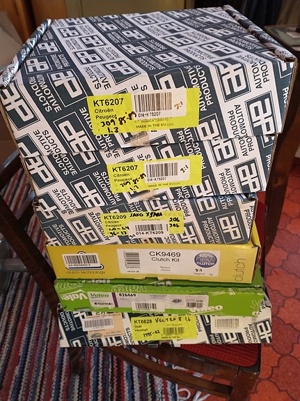 Kytkinpaketteja. Renault, Citroen, Opel, Suzuki