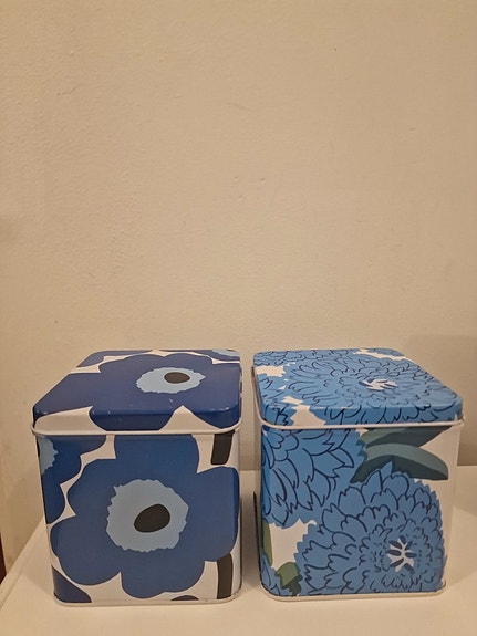 Marimekko siniset Unikko ja Primavera purkit