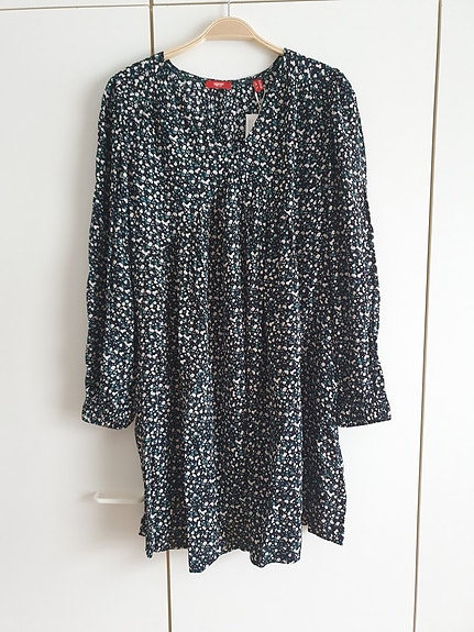 Esprit kukkamekko
