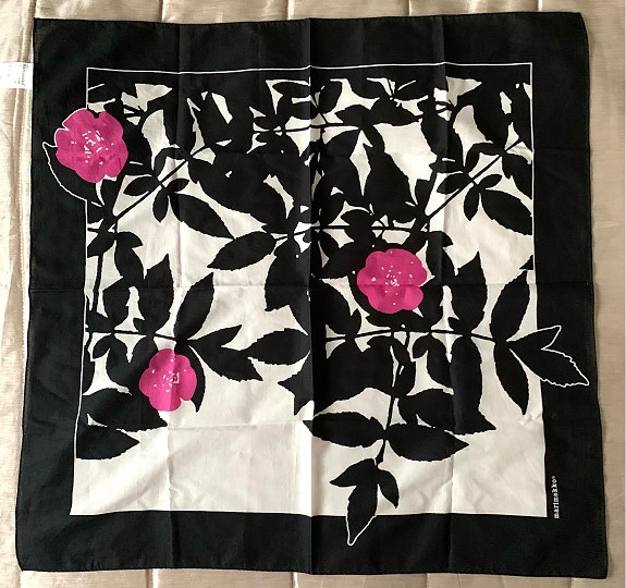 Marimekko Ruusupuu huivi