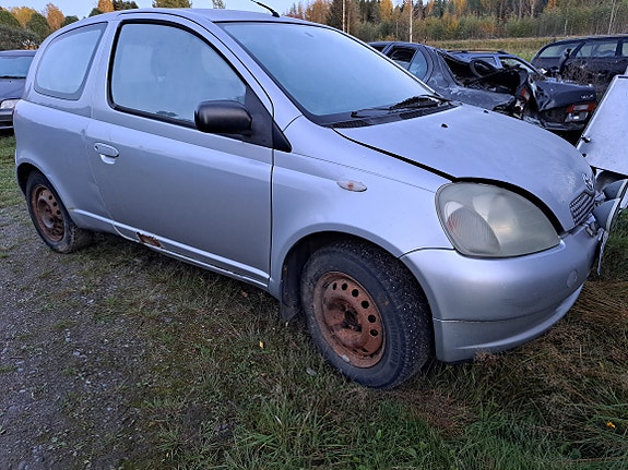 Toyota Yaris 1.4 D-4D 2003 osia