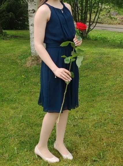 Swing juhlamekko 34