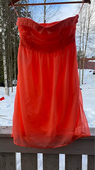 VILA Vaalean Oranssi Juhlamekko