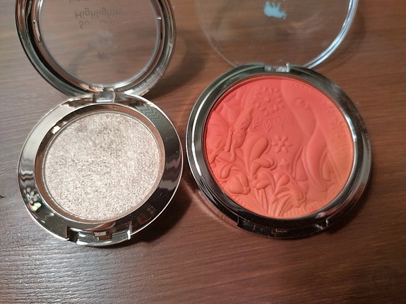 Kokie Cosmetics -meikkejä