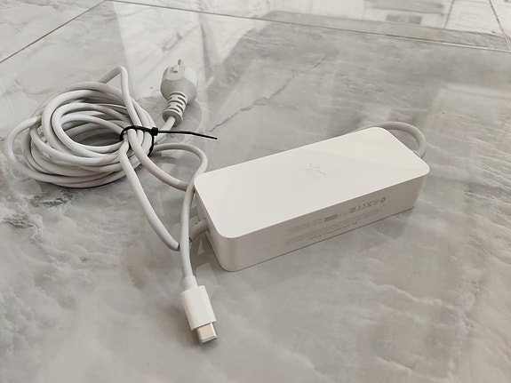 Apple Mac adapteri laturi