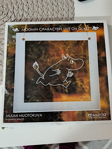 Muurla lasitaulu Juokeva Muumi