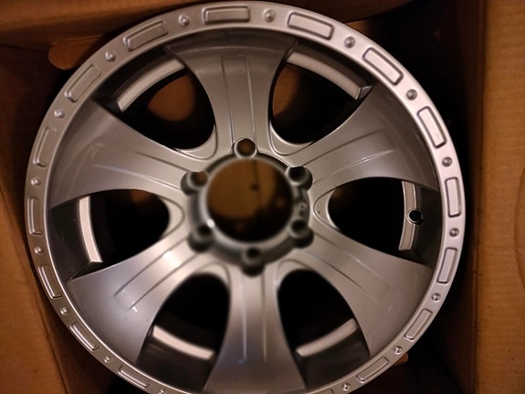15" 6x139,7 vanne Mangels KB5853K